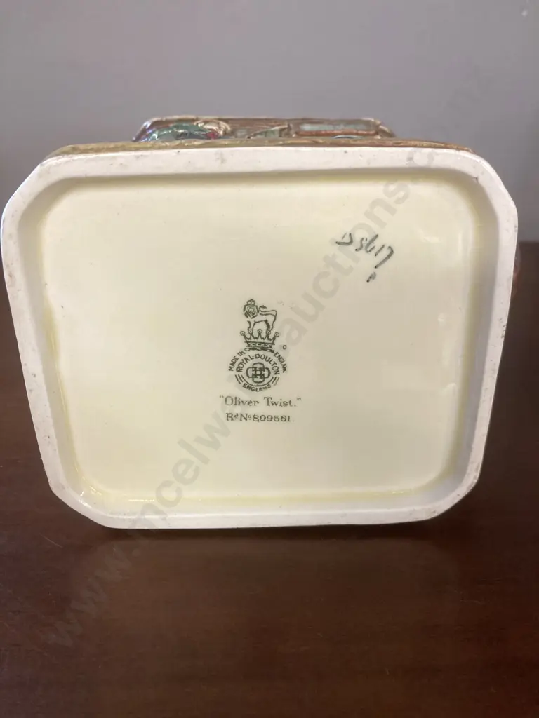 Royal Doulton Oliver Twist Series Ware Jug D5617, RN 809561 Image 1++