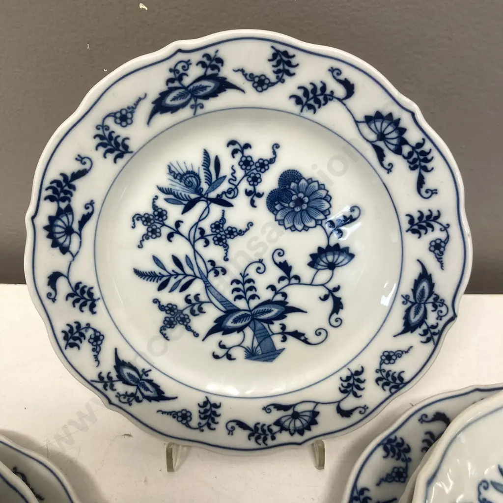 Blue Danube China - Pair of Tea Trios & Extra 4 x Saucers & 3 x Plates, Traditional Blue & White Design. Reg U.S Pat Off Image 1++
