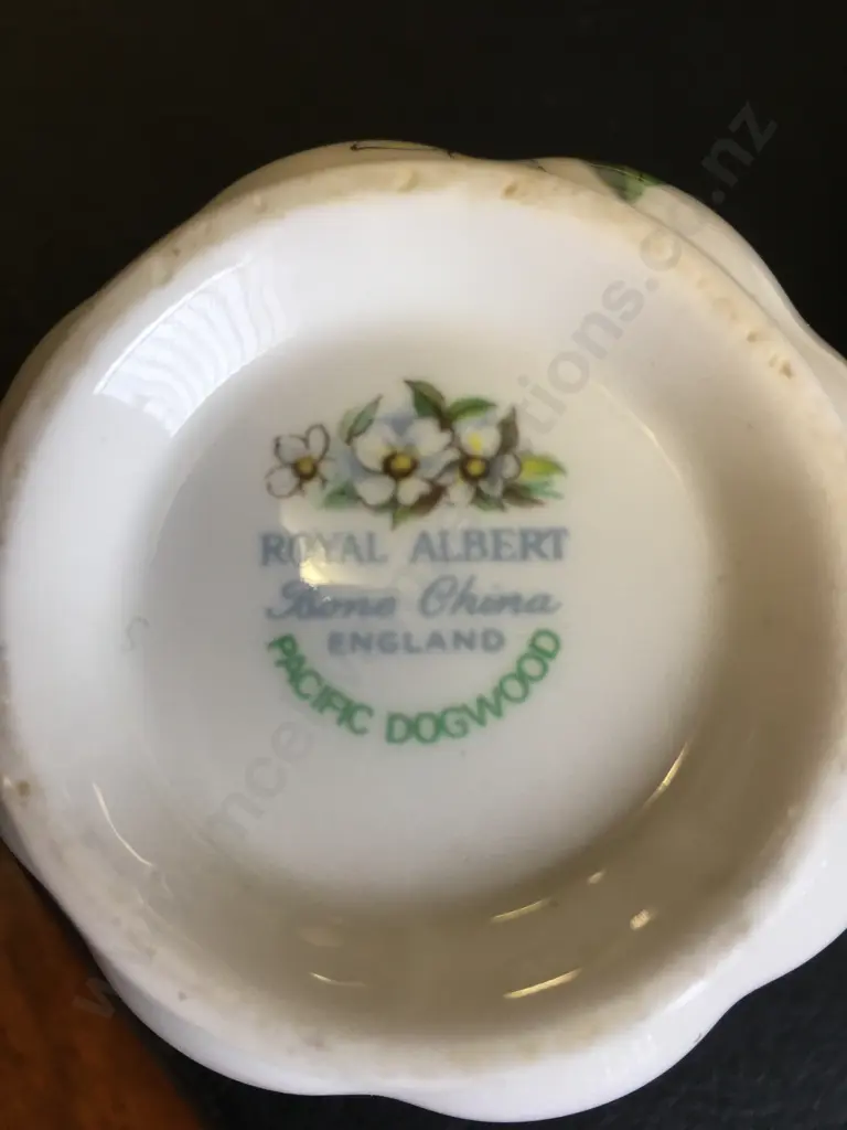 Royal Albert 'Pacific Dogwood' Trio, Duos Creamer & Sugar Bowl.  Image 1++