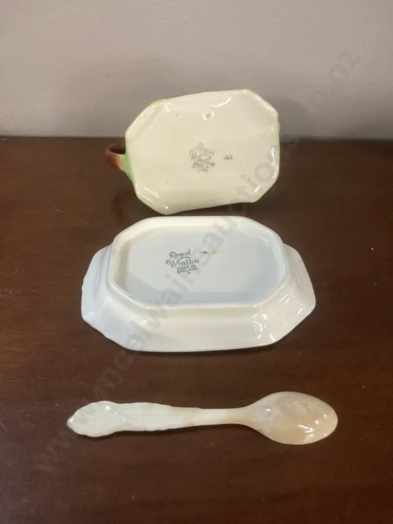 Rare Royal Winton Beehive Sauce Boat With Underplate & Spoon, 1930s(Sold With /19) Image 1++