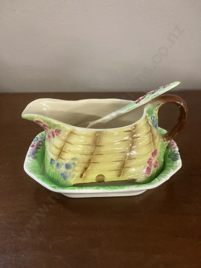 Rare Royal Winton Beehive Sauce Boat With Underplate & Spoon, 1930s(Sold With /19) Image 1++