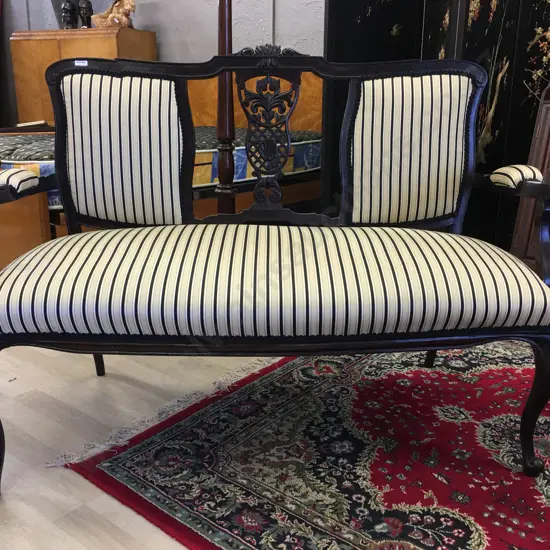 Beautiful Kauri Art Nouveau Chippendale Style Sofa With Cushions. Manufactured In Thames Late 1800s