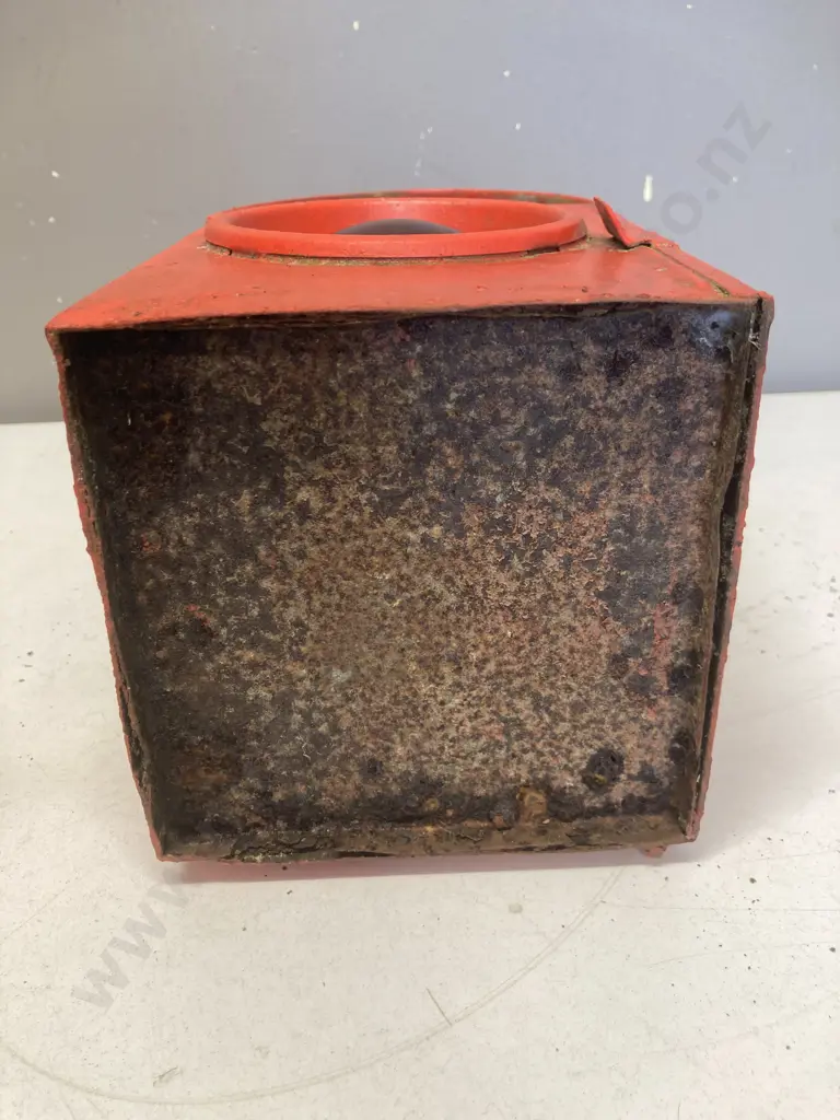 Vintage 1960s Red Road Works Safety Lantern  Stamped 'Defiance' Image 1++
