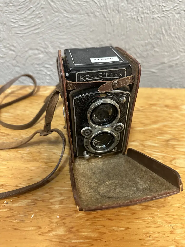 Vintage Rolleiflex 3.5 TLR Compur Rapid Film Camera - Xenar 75mm f3.5 Lens With Original Case - Germany Image 1++