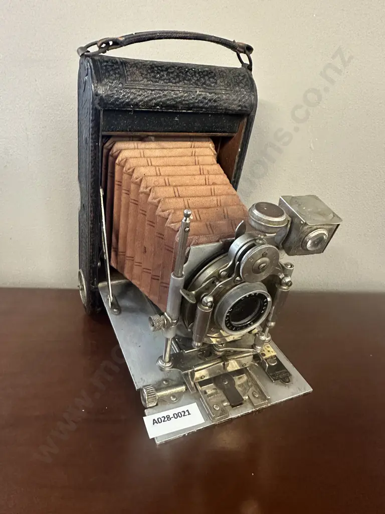 ICA? Black Bellows Folding Vintage Film Camera Image 1++