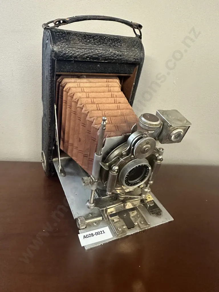 ICA? Black Bellows Folding Vintage Film Camera Image 1++