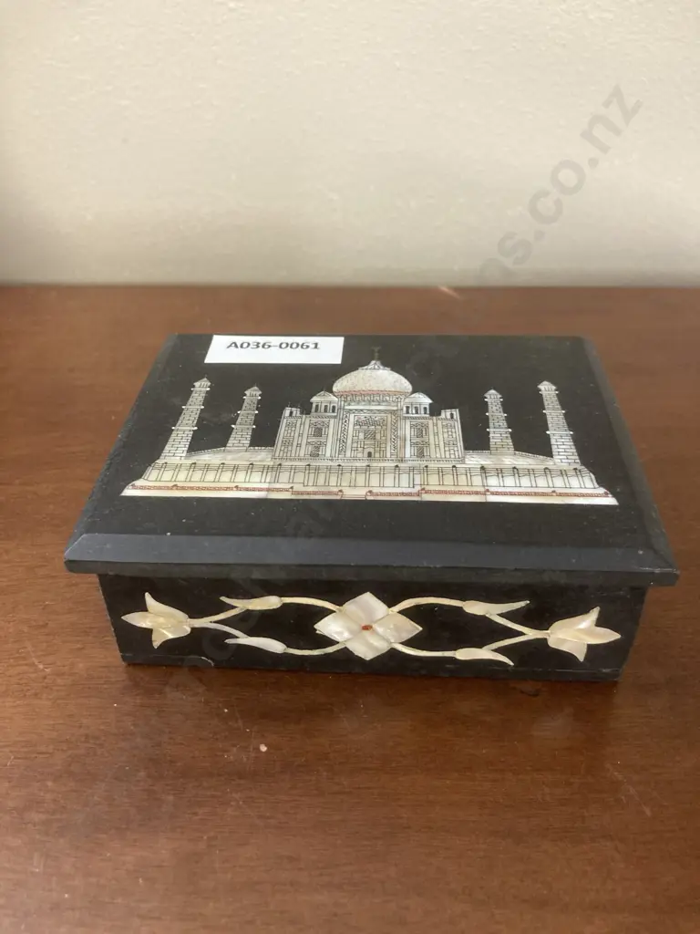 Vintage Slate Trinket Box With Mother of Pearl Inlay of the Taj Mahal Image 1++