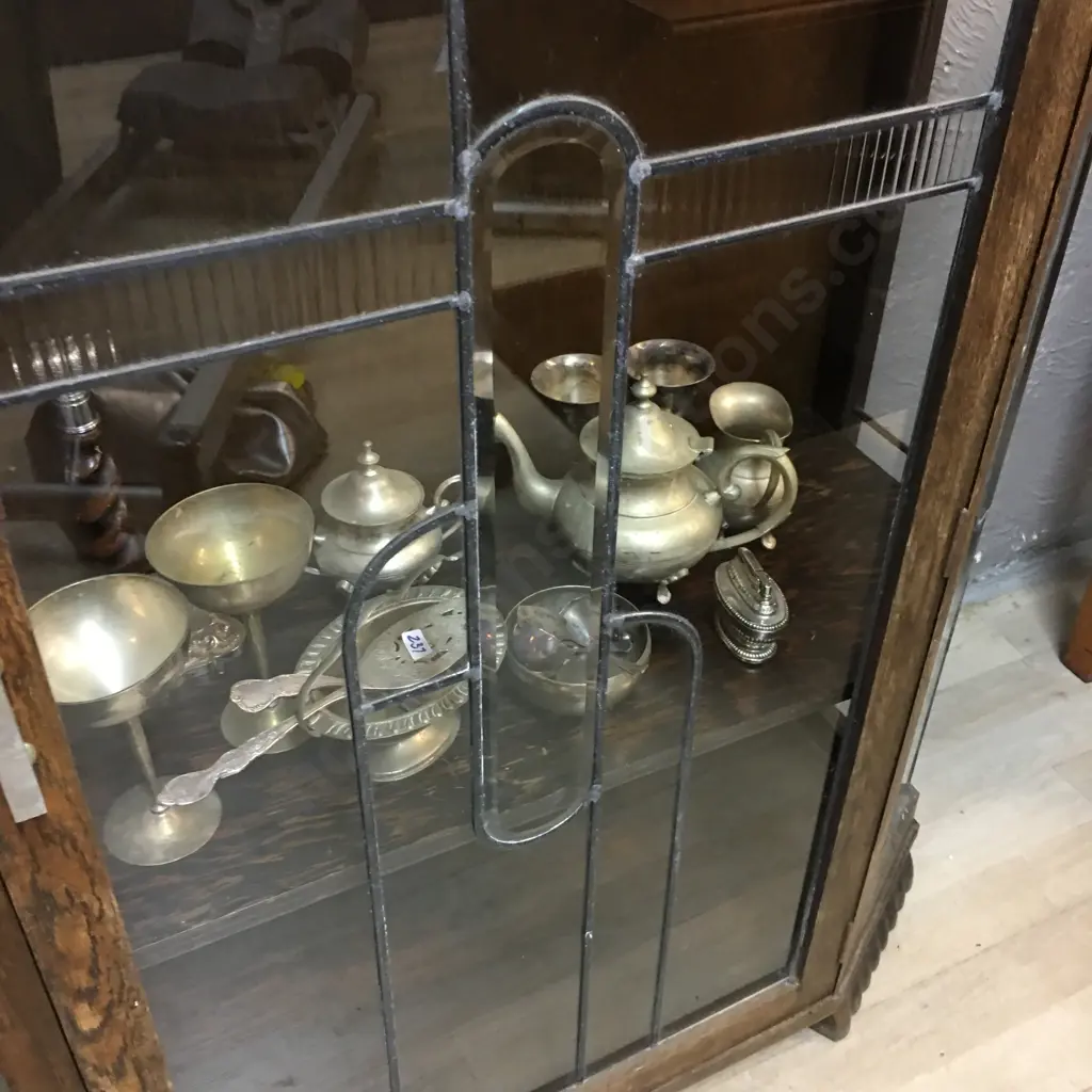 Mahogany Dome Top China Cabinet Cabriole Legs, Two Glass Shelves, One Door, One Drawer. H137,W71,D31cm. Image 1++