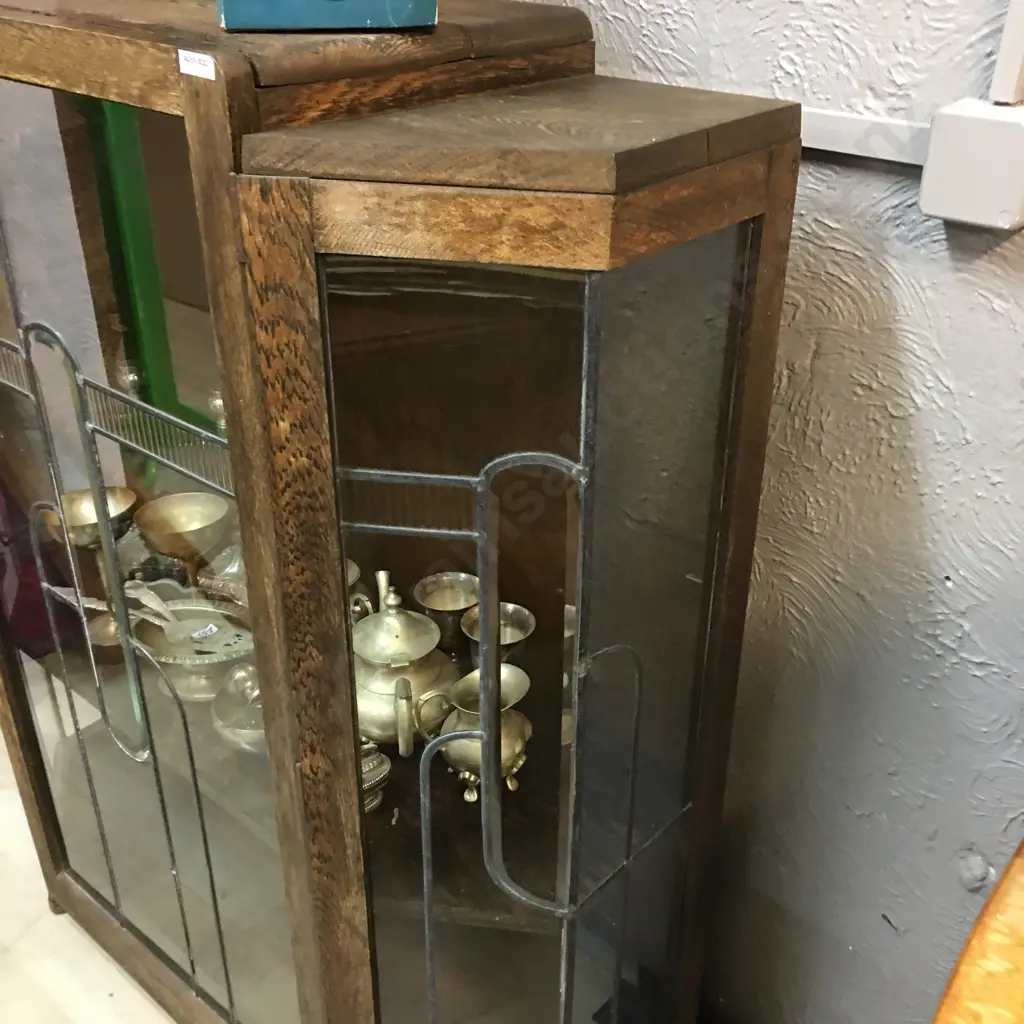 Mahogany Dome Top China Cabinet Cabriole Legs, Two Glass Shelves, One Door, One Drawer. H137,W71,D31cm. Image 1++