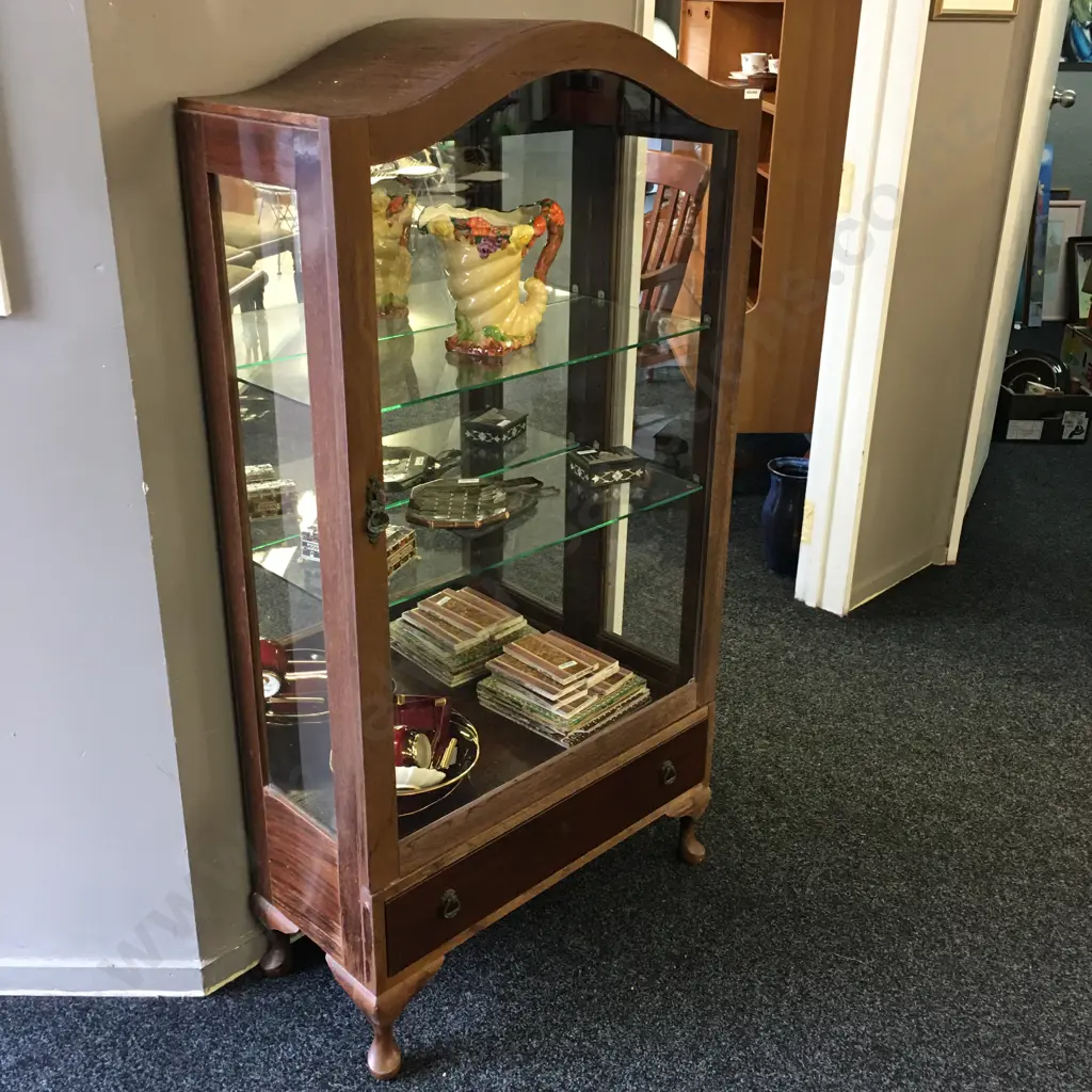 Mahogany Dome Top China Cabinet Cabriole Legs, Two Glass Shelves, One Door, One Drawer. H137,W71,D31cm. Image 1++