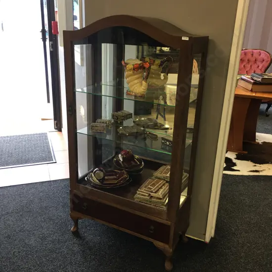 Mahogany Dome Top China Cabinet Cabriole Legs, Two Glass Shelves, One Door, One Drawer. H137,W71,D31cm.