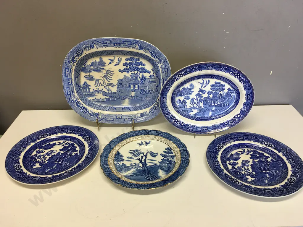 Selection Of Blue & White China Items Including  Allertons, Booths, Old Willow Etc Image 1++