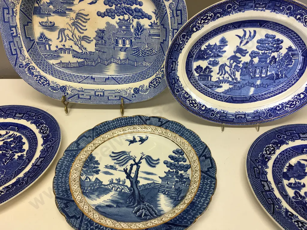 Selection Of Blue & White China Items Including  Allertons, Booths, Old Willow Etc Image 1++