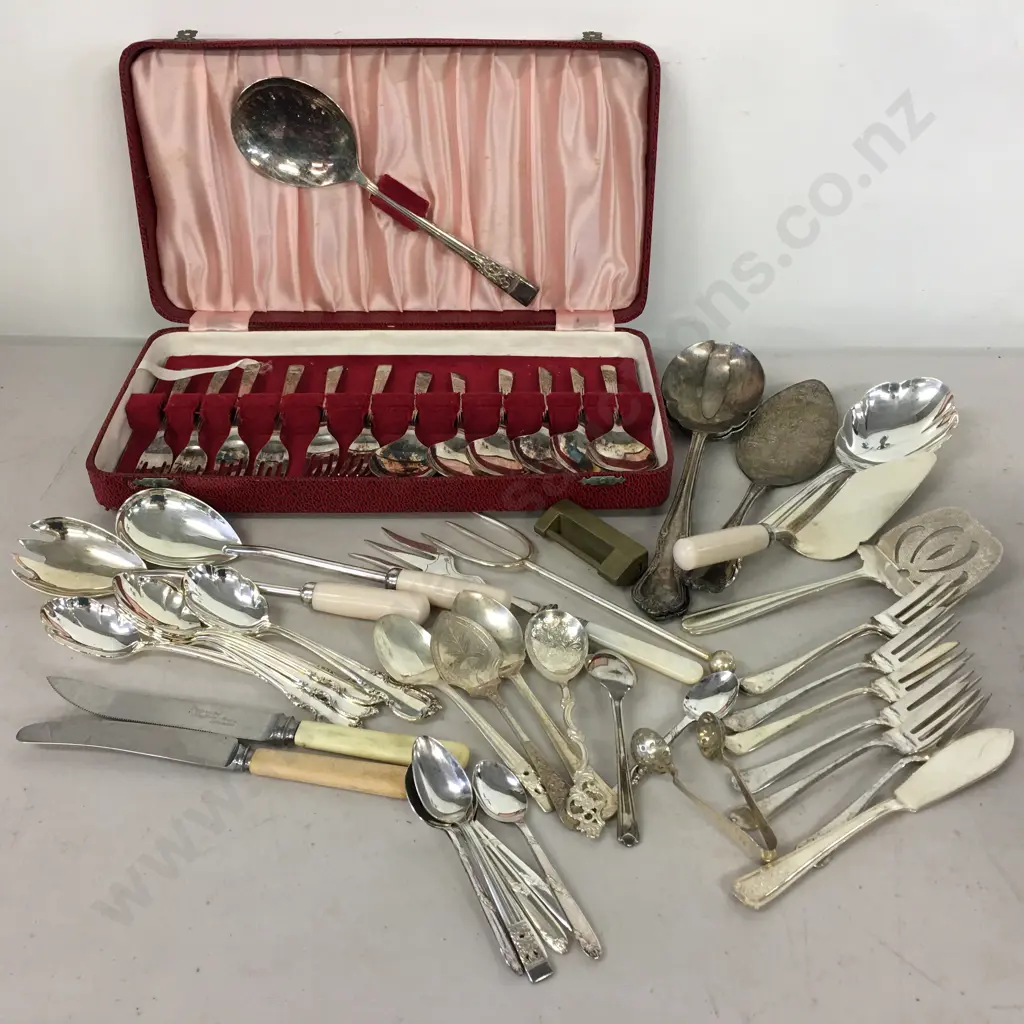 Selection Of Silver Ware Cutlery Including Boxed Desert Set Etc Image 1++
