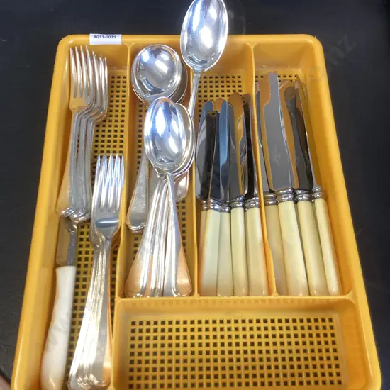 Walker & Hall Sheffield England 36 Pce Cutlery Set With 12 'Bone' Handled Knives & 1 x Table Spoon (Purchased New 1937)