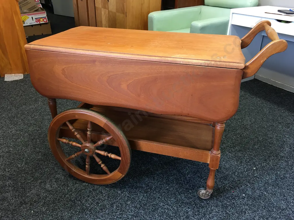 Vintage Mahogany Tea Cart/Liquor Server With Drop Sides Single Drawer H73,L103,W92cm. Image 1++