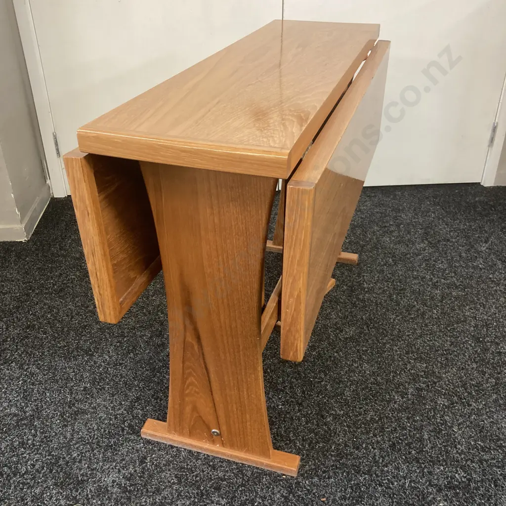 Oak Gateleg Table. H69 W100 D86cm Image 1++