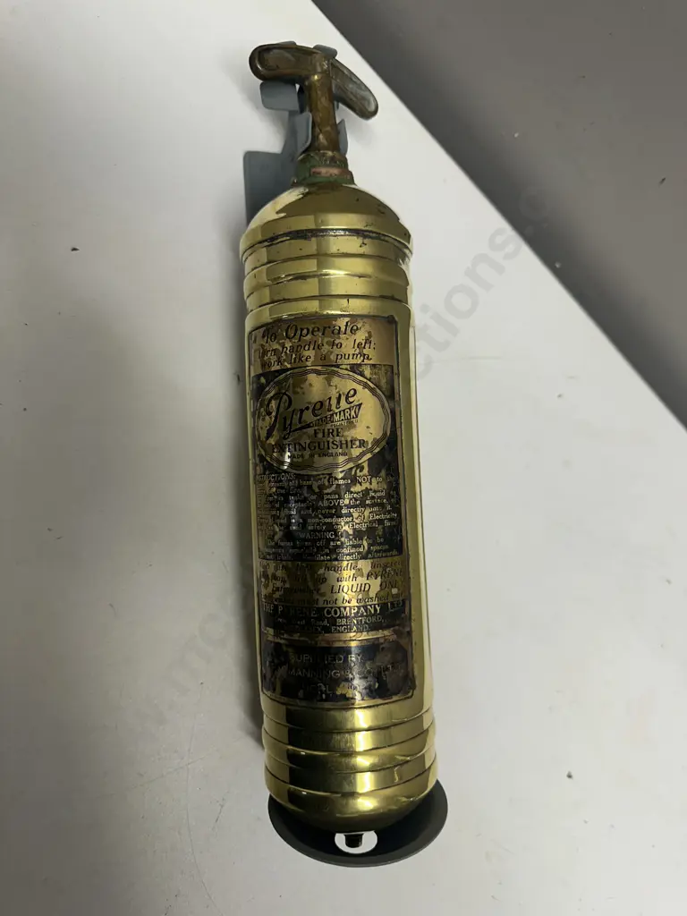 Vintage Brass Pyrene Heavy Vechile Pump Extinguisher With Wall Mount Image 1++