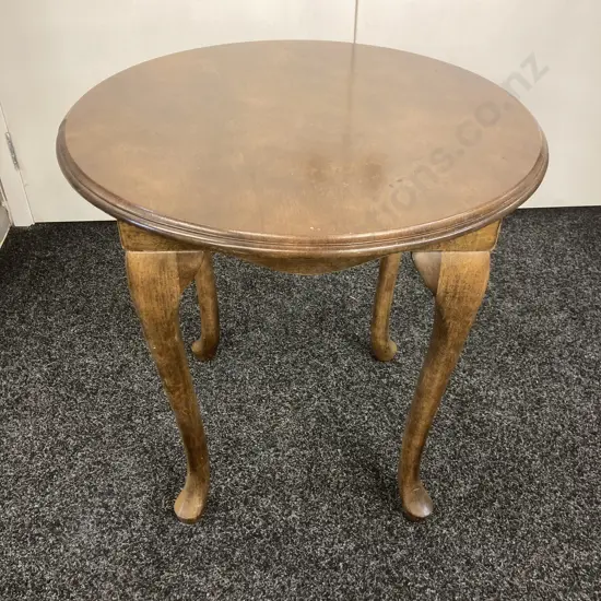 Mahogany Queen Anne Style Round Occasional Table With Cabriole Legs. 60 x 61cm