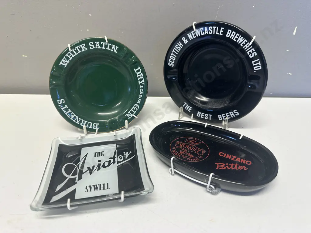 Selection of Vintage Brewery Advertising Ashtrays Image 1++