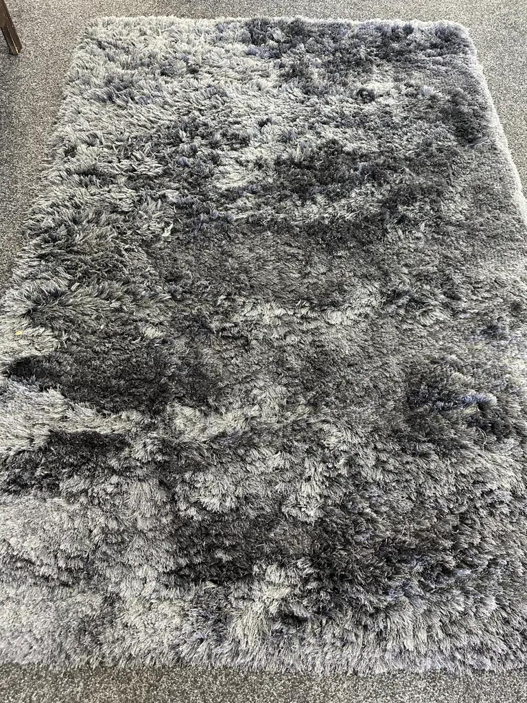 Large Habito Modern Interiors Aspen Shaggy Floor Rug Charcoal Colour. Size 220 x 154cm Image 1++