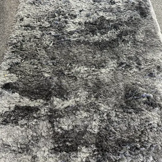 Large Habito Modern Interiors Aspen Shaggy Floor Rug Charcoal Colour. Size 220 x 154cm