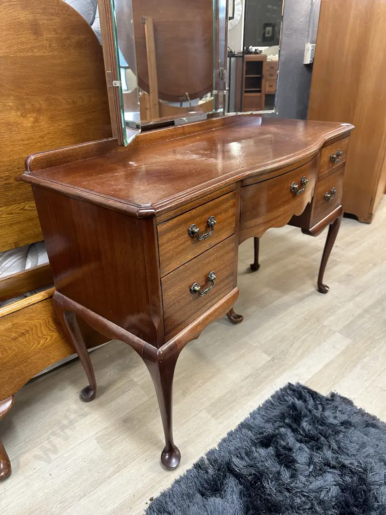 Queen Anne Style Mahogany Dressing Table - Three Mirrors, Metal Drop Handles, Cabriole Legs. NZ Made 1962 Image 1++