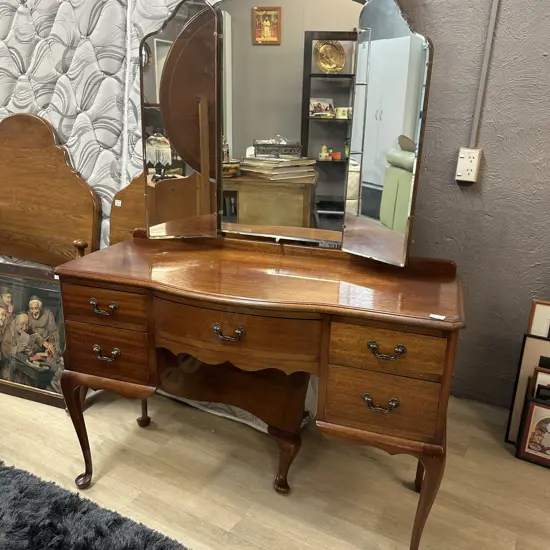 Queen Anne Style Mahogany Dressing Table - Three Mirrors, Metal Drop Handles, Cabriole Legs. NZ Made 1962