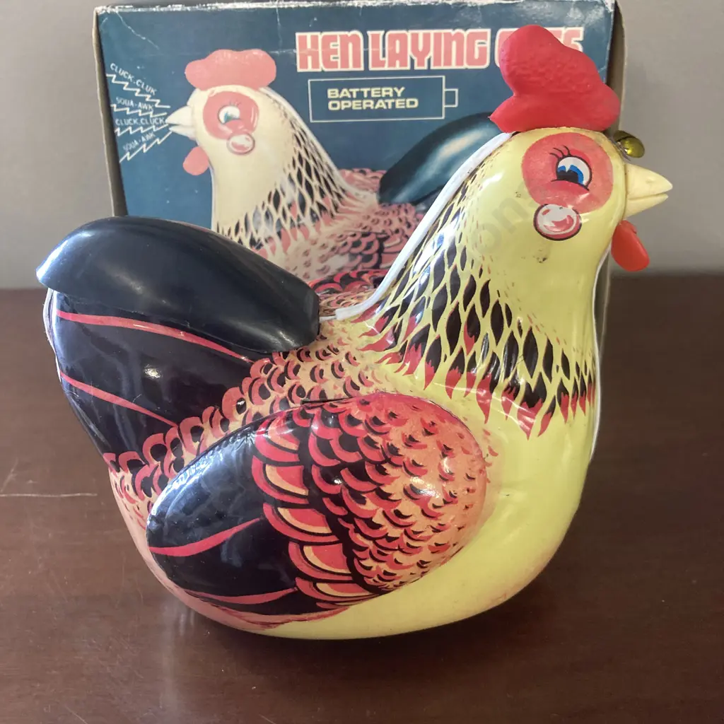 Vintage Hen (17 x 17cm) Laying Eggs Tin Toy ME 610 China With Original Box. Battery Operated Image 1++