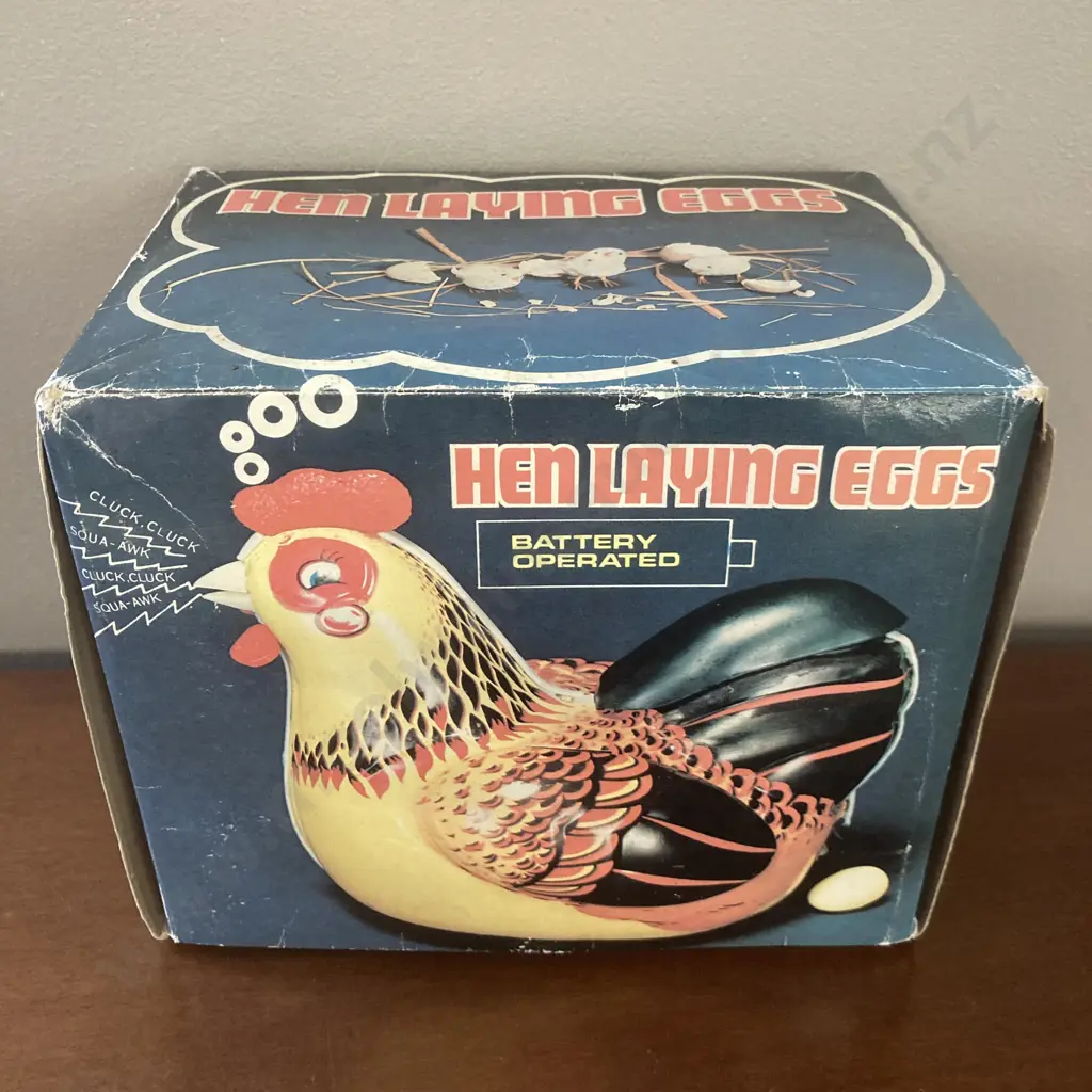 Vintage Hen (17 x 17cm) Laying Eggs Tin Toy ME 610 China With Original Box. Battery Operated Image 1++