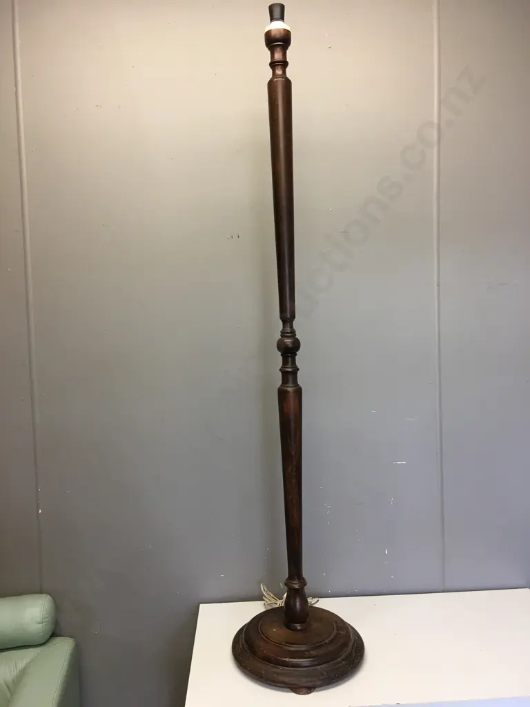 Vintage Mahogany Round Base Standing Floor Lamp Image 1++