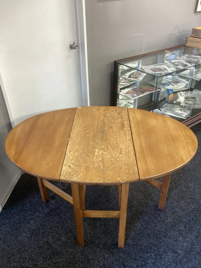 Mid Century Oval Drop Leaf Dining Table Wit Gate Legs. H76 W91 D49 / 133cm Image 1++