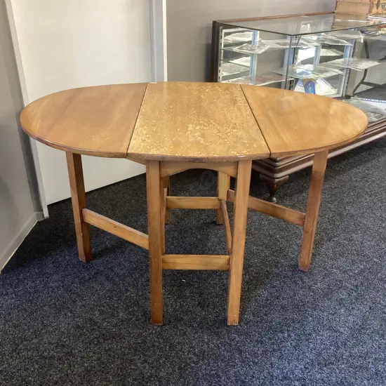 Mid Century Oval Drop Leaf Dining Table Wit Gate Legs. H76 W91 D49 / 133cm