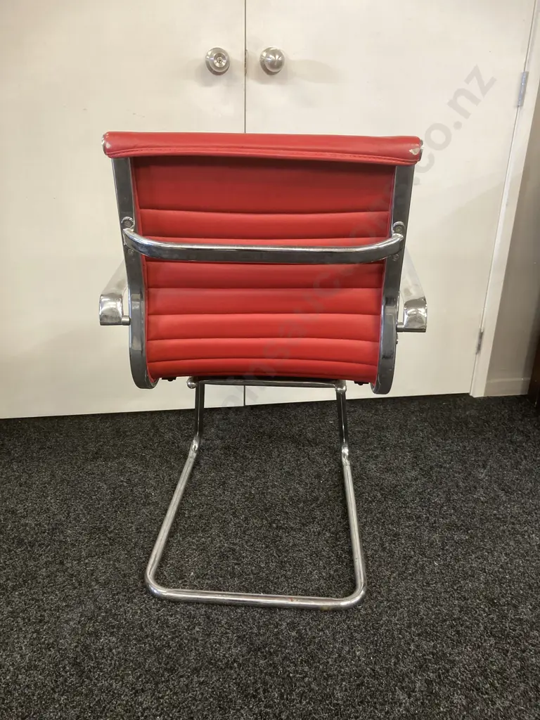 Replica Classic Eames Visitor Chair In Red Image 1++