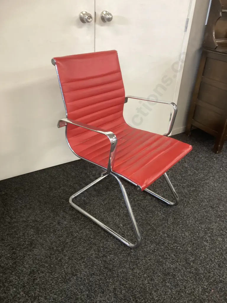 Replica Classic Eames Visitor Chair In Red Image 1++