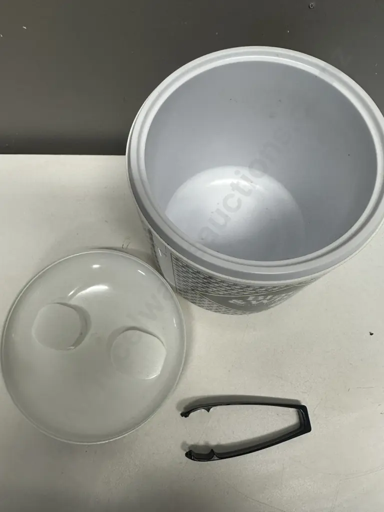 Vintage Black & White Scotch Whiskey Round Plastic Ice Bucket With Tongs. 22 x 19cm Image 1++