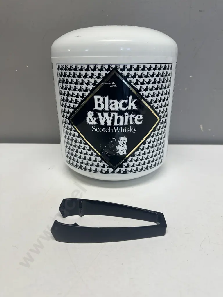 Vintage Black & White Scotch Whiskey Round Plastic Ice Bucket With Tongs. 22 x 19cm Image 1++