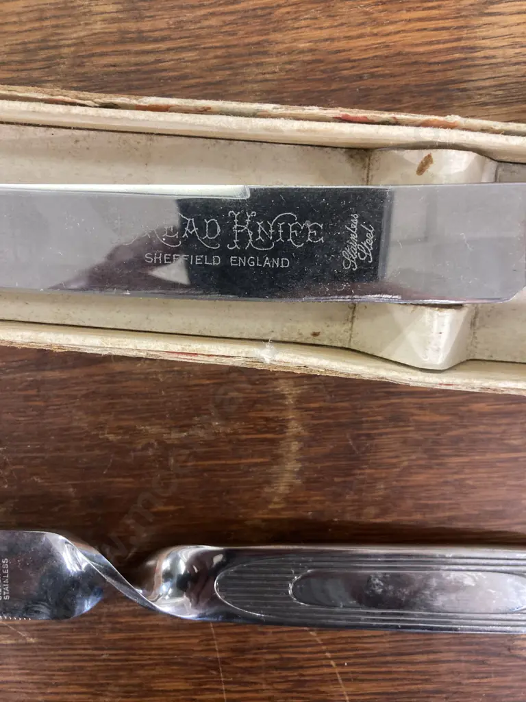 George Clark ltd Voluto Silver Fox Stainless Steel Bread Knife Sheffield England & Bread Knife With Faux Mother Of Pearl Image 1++