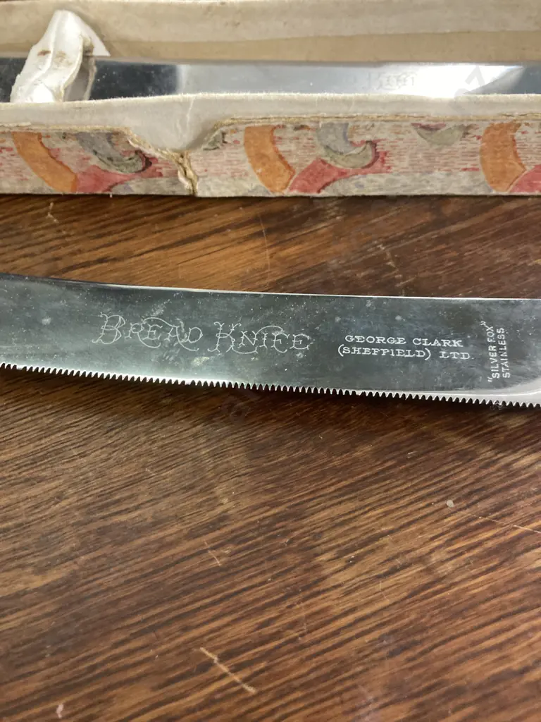 George Clark ltd Voluto Silver Fox Stainless Steel Bread Knife Sheffield England & Bread Knife With Faux Mother Of Pearl Image 1++