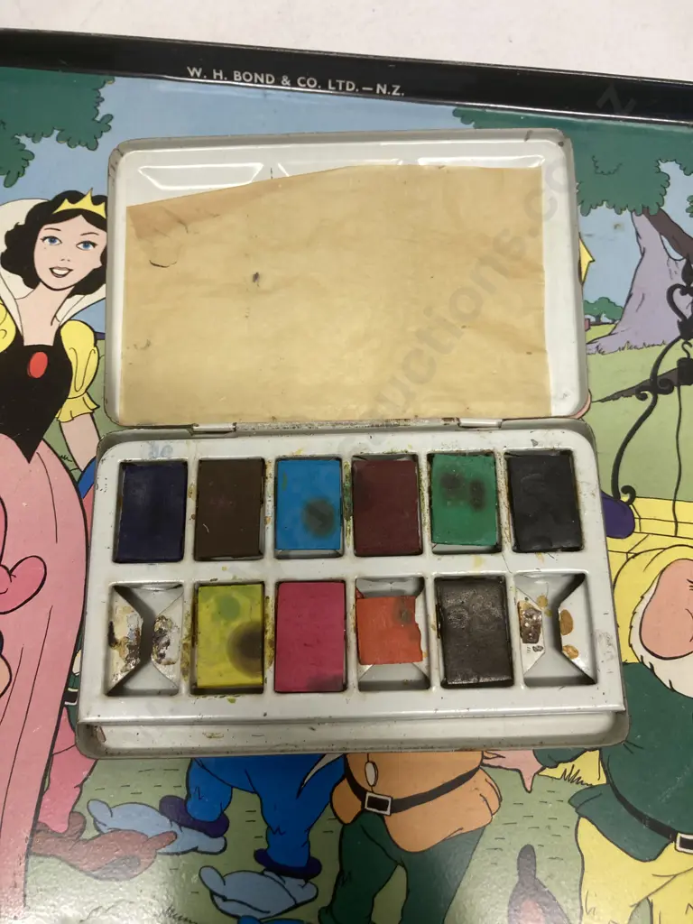 Pair of 1950s Official Disney Snow White NZ Made Metal Trays, Vintage My First Paintbox Image 1++