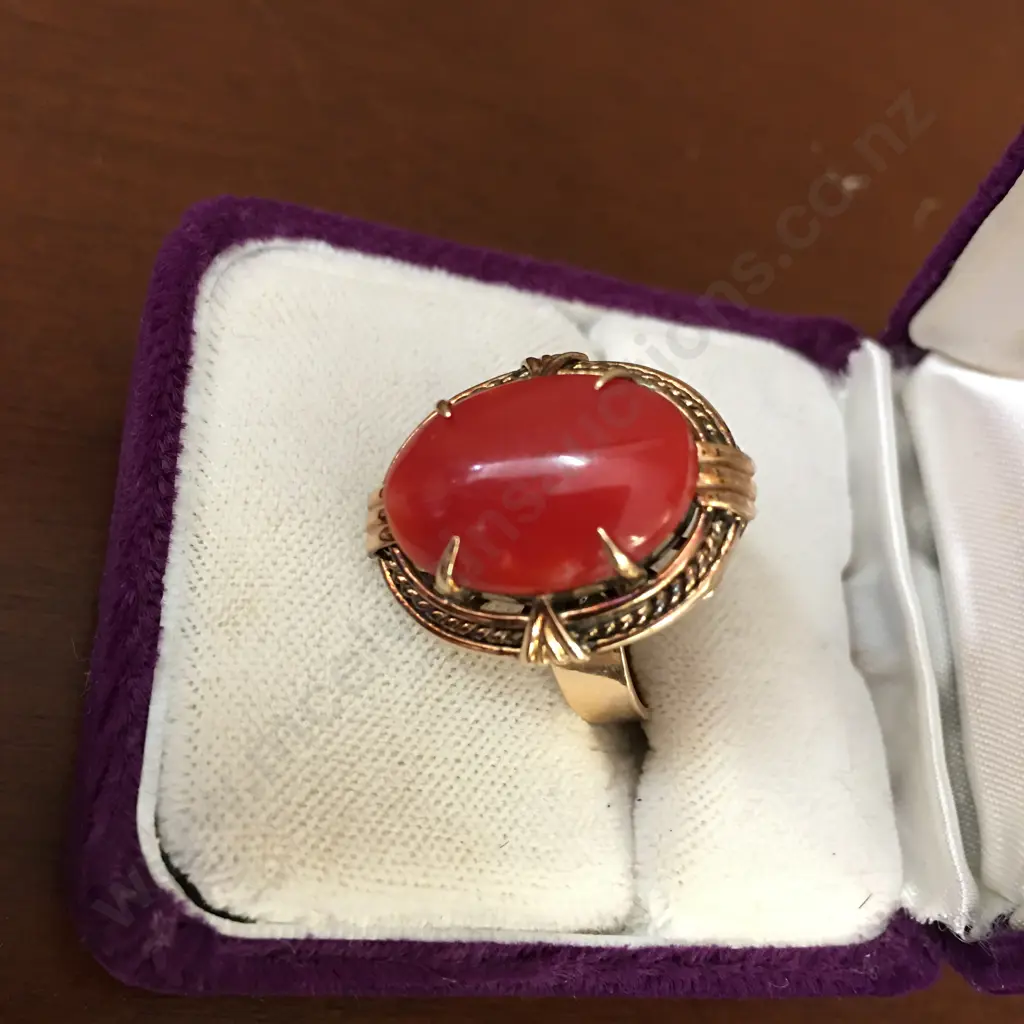 Stamped 18ct Vintage Ladies Coral Ring  Image 1++