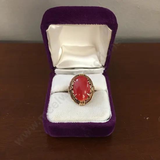Stamped 18ct Vintage Ladies Coral Ring 