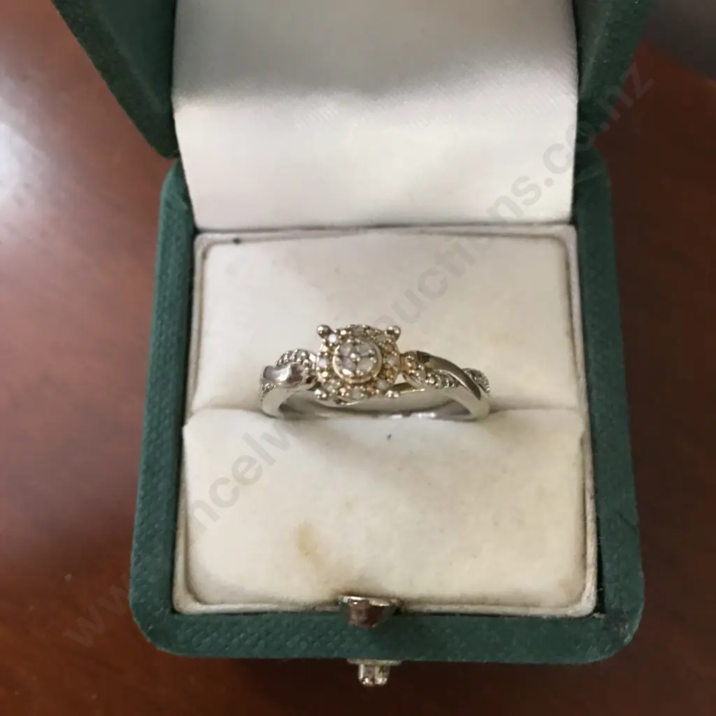 Stamped Vintage 925 Ladies Ring With Diamonds Image 1++