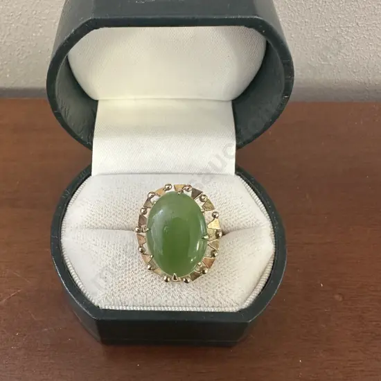 Ladies 14k Oval Greenstone Ring