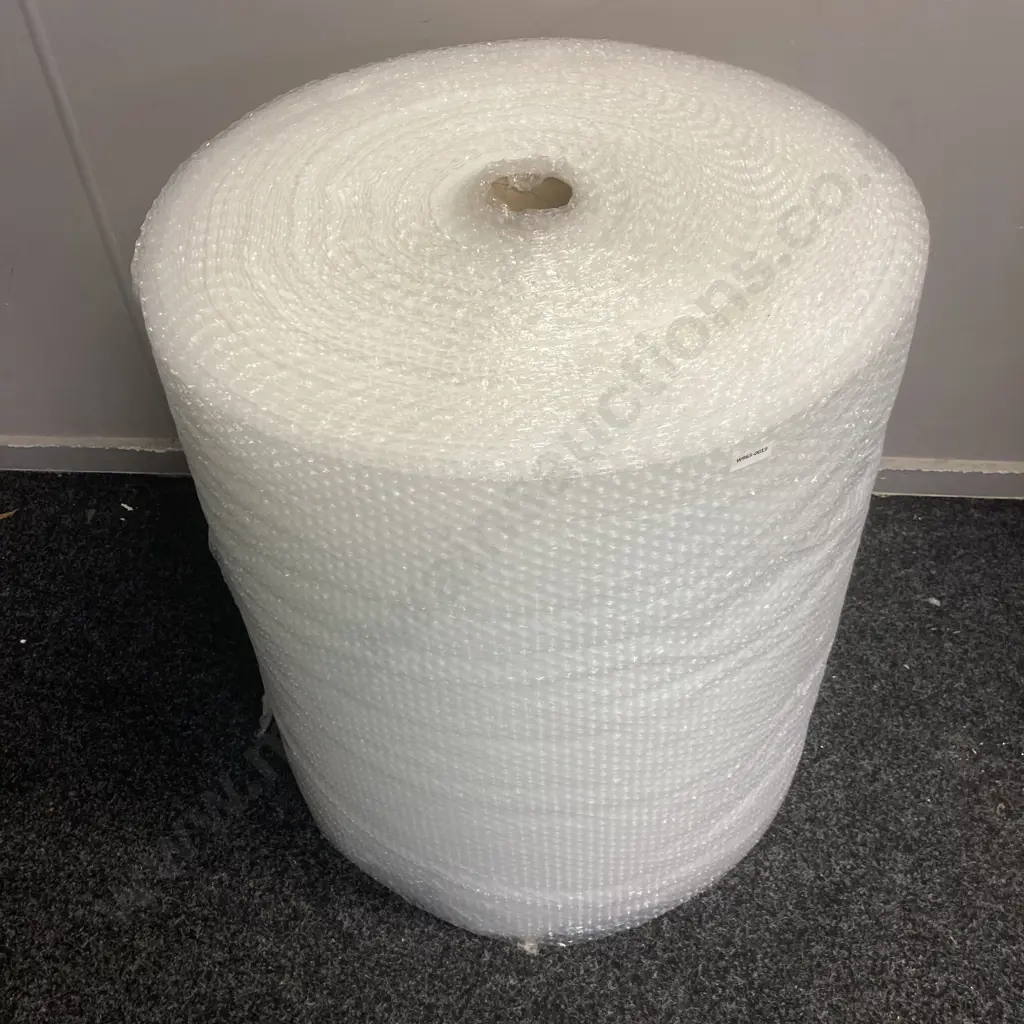 64 x 59cm Roll of Bubble Wrap Image 1++