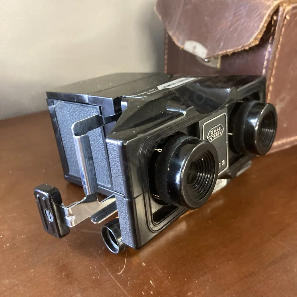 Rare 1970s Itzuki Japan Stitz Model SV-1 Stereoscope, Zeiss Ikon Box-Tengor Box Camera & Case, Recall-J Slide Projector Image 1++
