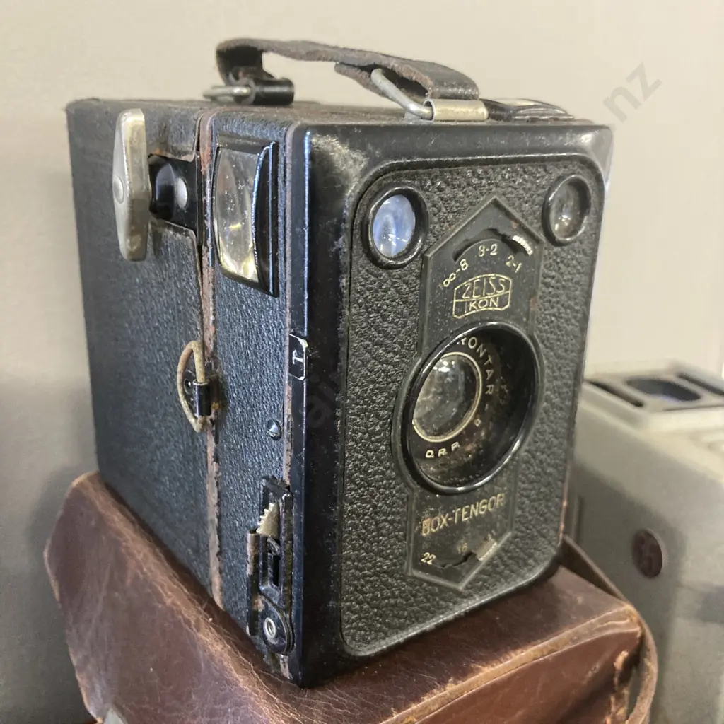 Rare 1970s Itzuki Japan Stitz Model SV-1 Stereoscope, Zeiss Ikon Box-Tengor Box Camera & Case, Recall-J Slide Projector Image 1++
