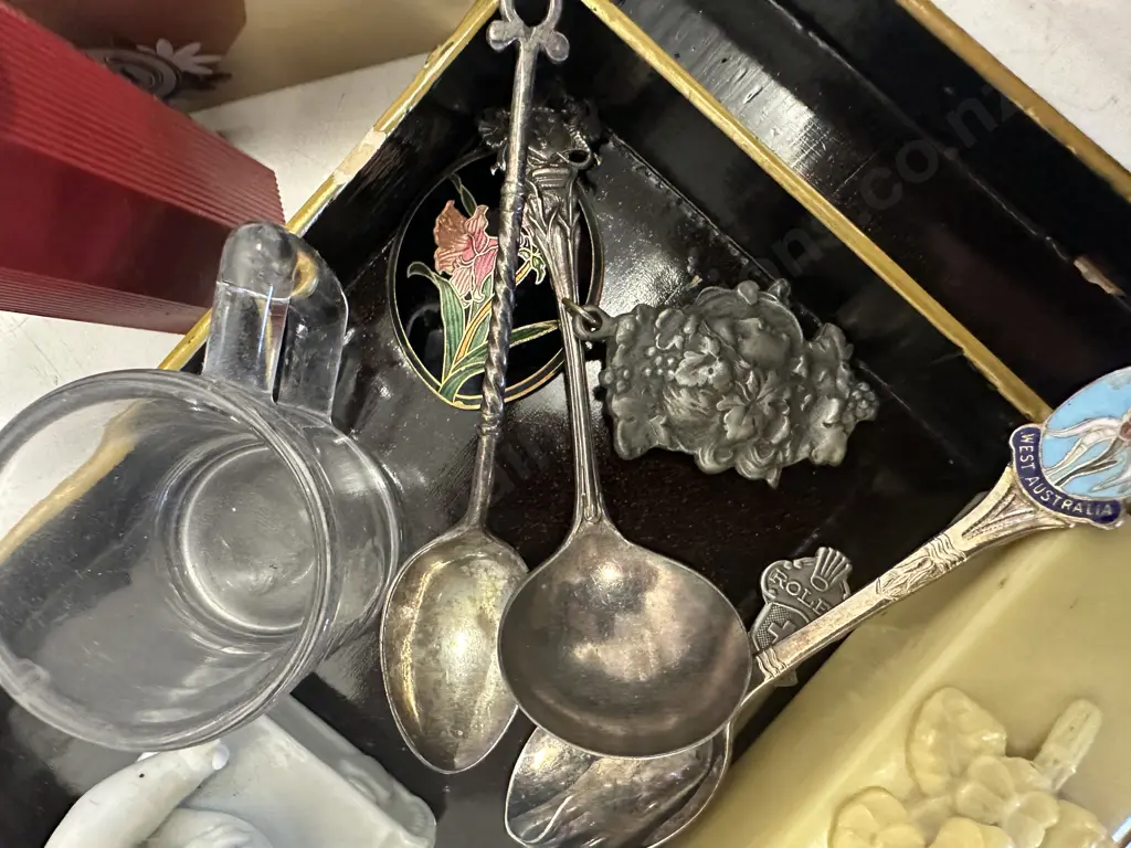 Selection of Vintage Items - Pewter Pendant, Stamps, Postcards Etc Image 1++