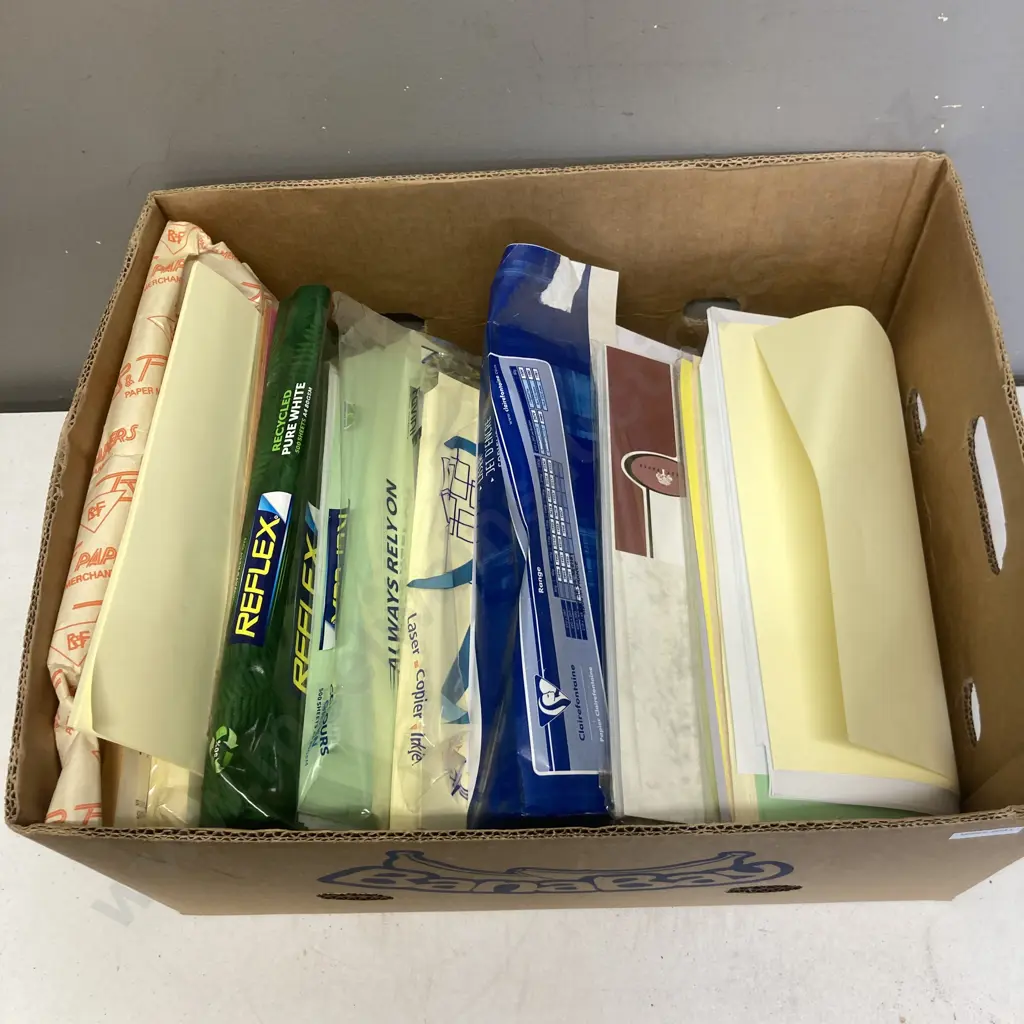 Box lot Assorted Coloured Paper Image 1++