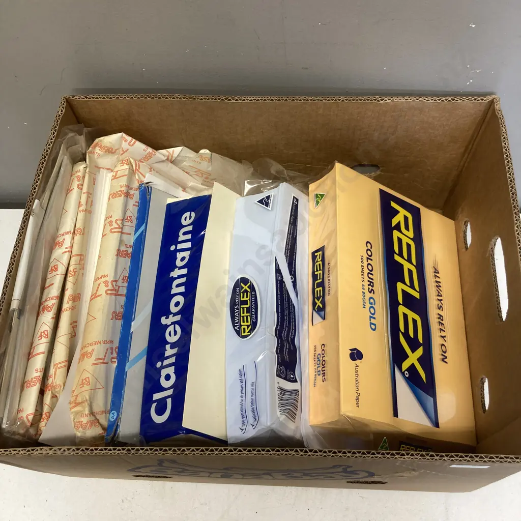 Box lot Assorted Coloured Paper Image 1++
